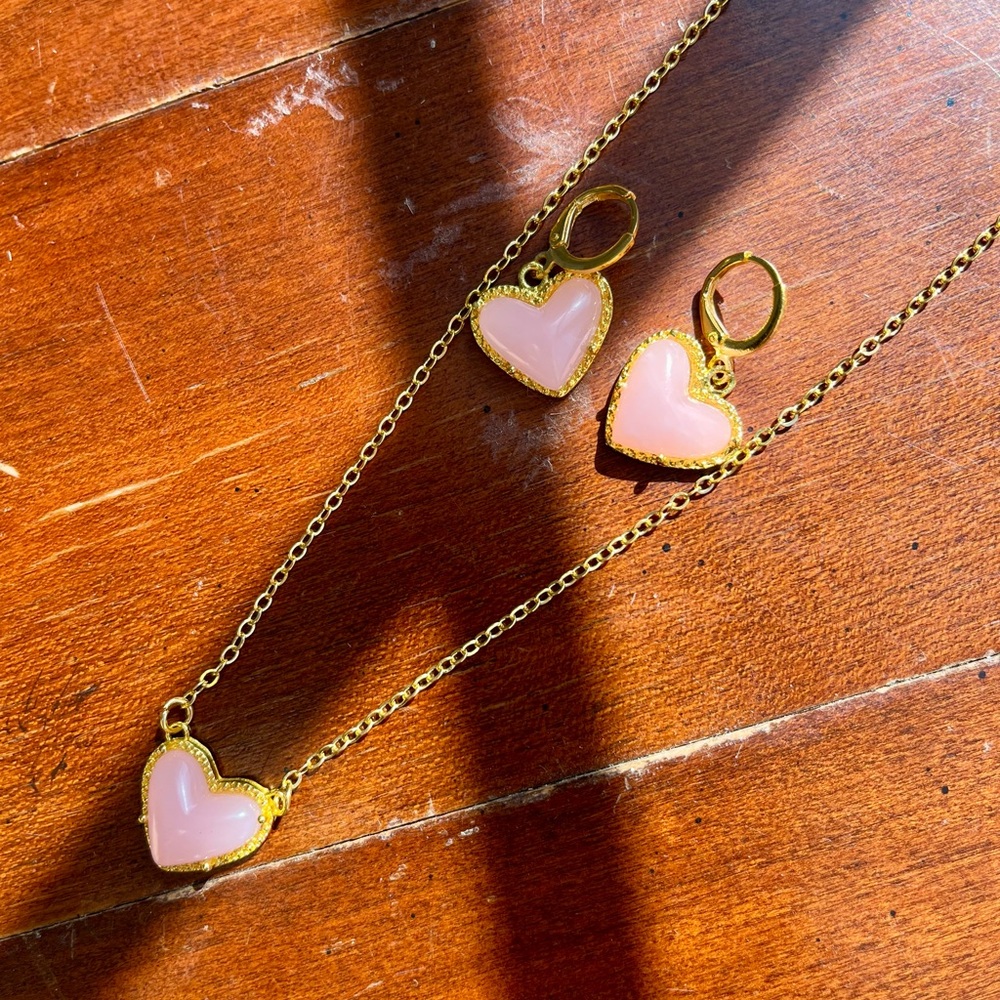 Kendra Scott Ari Gold and Pink Heart Necklace and Earrings Set